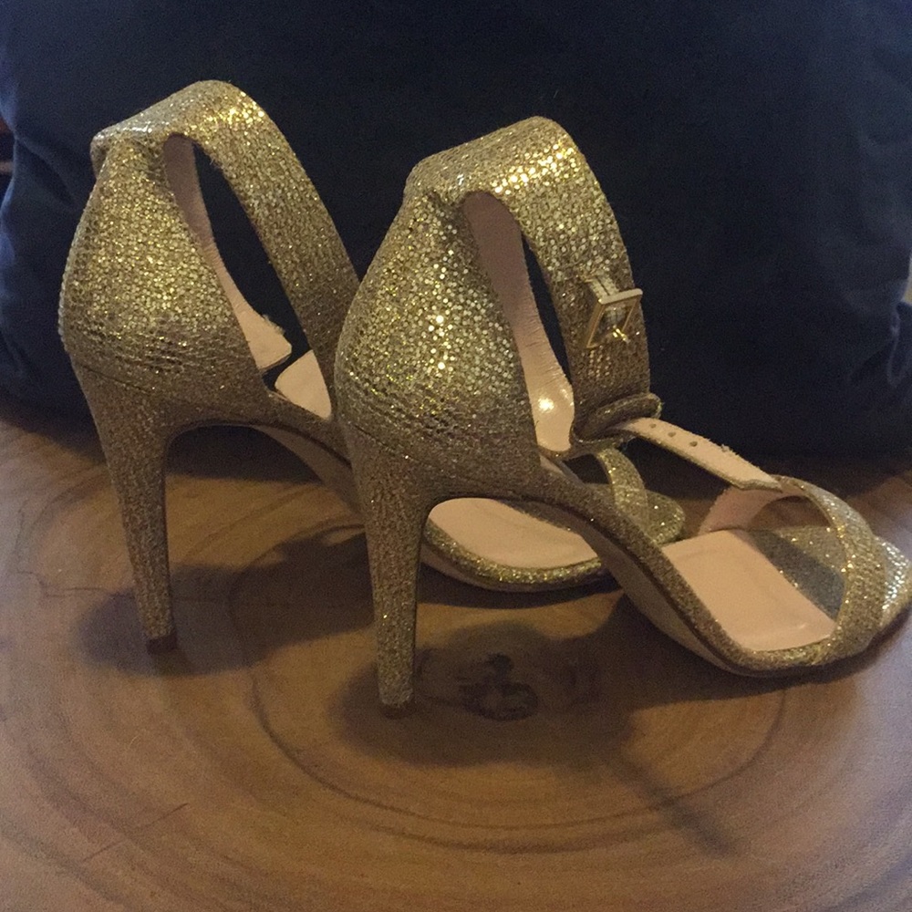 Heels - Picture 3 of 3